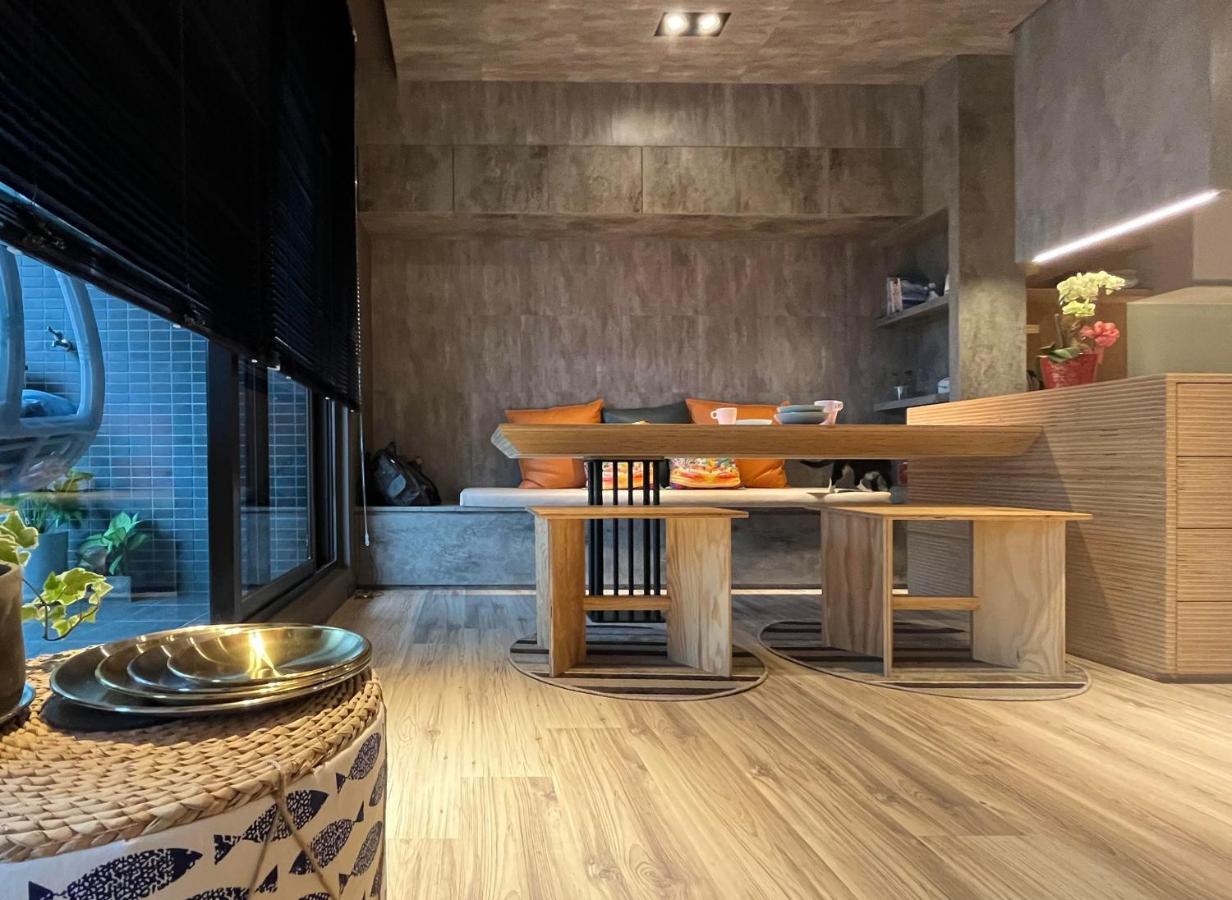 Апартаменты Toucheng Happyhouse頭城黑皮家 附早餐 Экстерьер фото